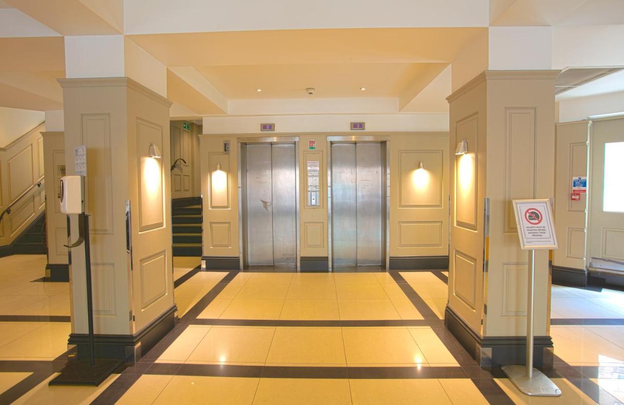 Penthouse At Chelsea Cloisters Hotel London Exteriör bild